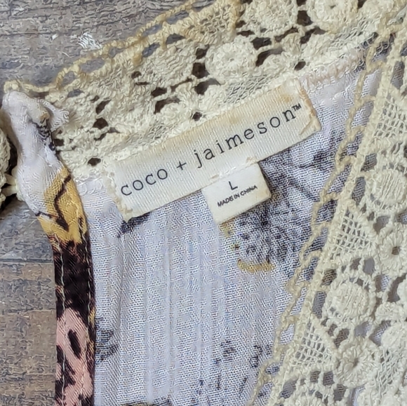 Coco & Jaimeson Floral Cold Shoulder W Ties And Crochet Trim - Picture 8 of 16